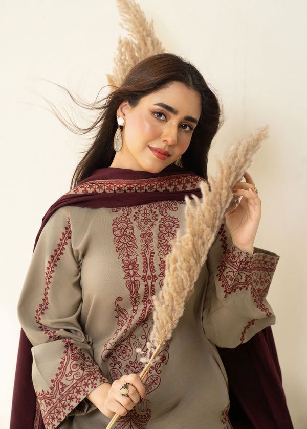 Mehwar Stitched 3Pc Embroidered Winter Fabric