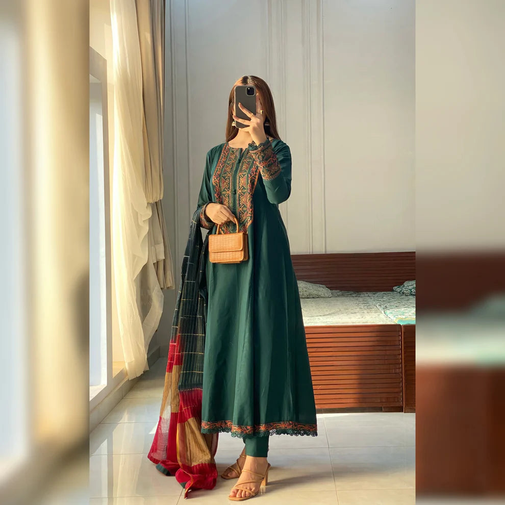 Dur e Fishan - 2Pc Long Froke and Trouser -Premium Fabric